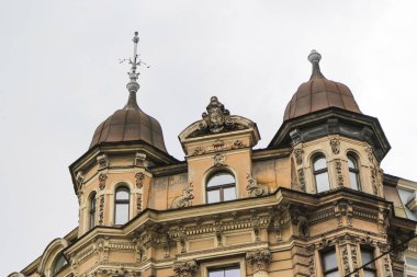 Eski bir bina klasik cephe