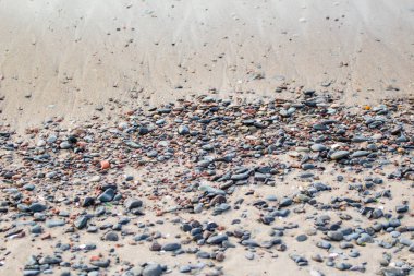 Küçük bir çakıl kum