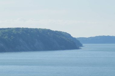 dik plajlarına denize yakın tonda