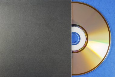 karton kutu arka planda CD