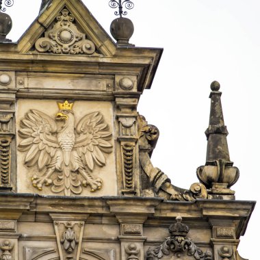 güzel kısma eski binanın duvarına