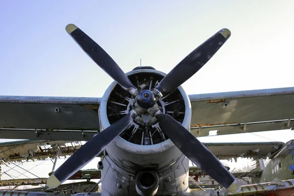 Alte Einmotorige Flugzeugschraube — Stockfoto