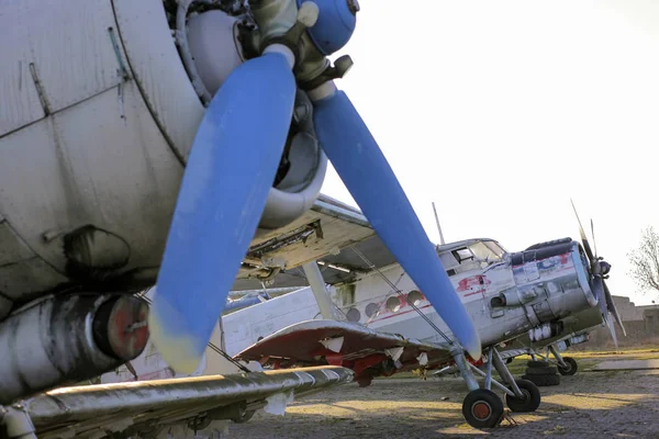 古い航空機の墓地 — ストック写真