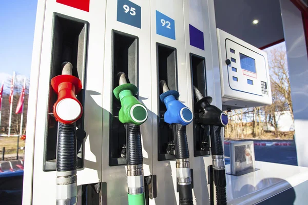 Benzin Istasyonları Bir Benzin Istasyonunda Yakıt Ikmal Tabanca — Stok fotoğraf