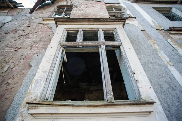 Vieille Fenêtre Bois Cassée Dans Une Maison Abandonnée — Photo