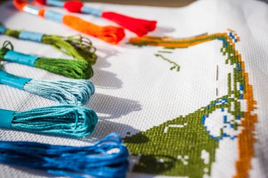 çok renkli konu ve çarpı