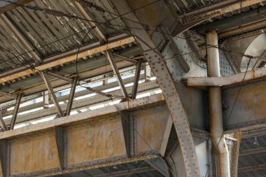 güçlü metal kiriş İnşaat