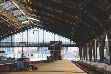 iç tonda eski tren istasyonuna, retro