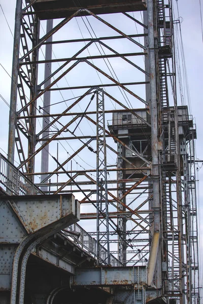 Metallkonstruktion Der Eisenbahnbrücke — Stockfoto