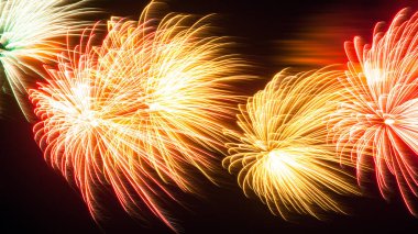 parlak, renkli, çok renkli gece gökyüzü üzerinde havai fişek patlamaları