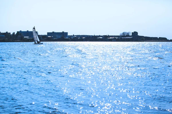 Парусная Яхта Плывет Озеру Тонусе — стоковое фото