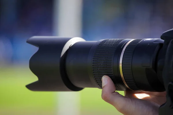 Large Lens Photographer Hand — Stock Photo, Image