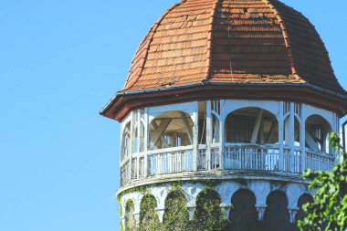 tonda eski kiremitli kubbe kule retro üzerinde