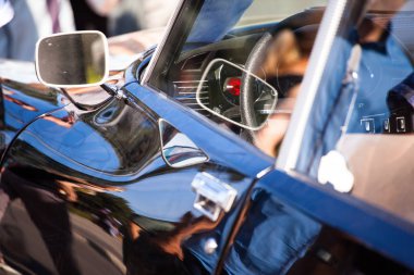 direksiyon simidi ve gösterge paneli retro otomatik