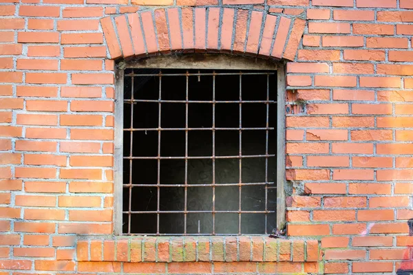 Vieux Mur Briques Rouges Avec Des Barres Sur Fenêtre — Photo