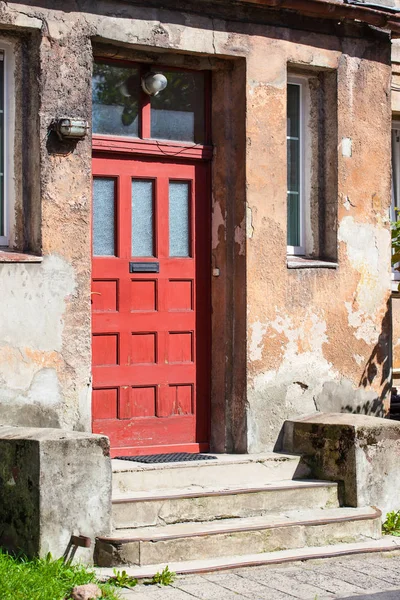 Red Front Door Old Building — Stock Photo, Image