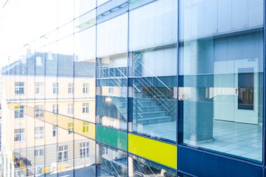 Cam duvarlar Yansımalar, modern bir bina