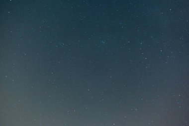 arka plan gece gökyüzünde yıldızlar yüzlerce