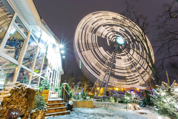 Roda Gigante Brilhante Parque Noturno Exposição Longa — Fotografia de Stock