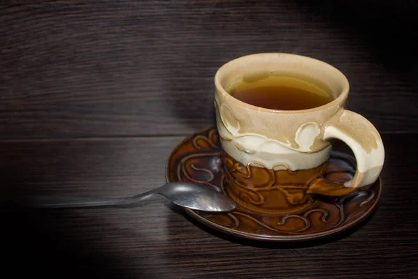 Cup of tea. Black tea on the kitchen table — Stock Photo, Image