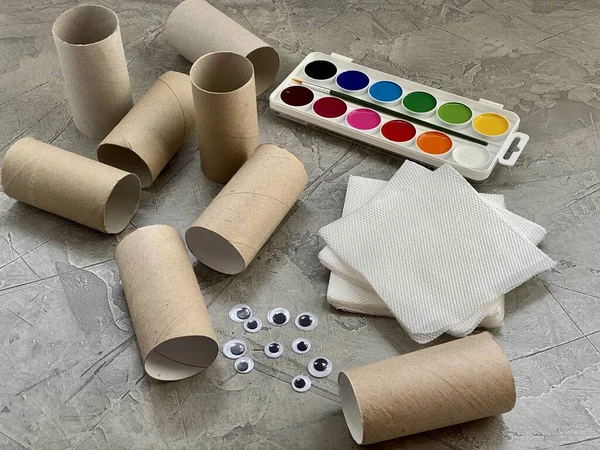 Recycling Leere Toilettenpapierrollen Und Aquarelle — Stockfoto