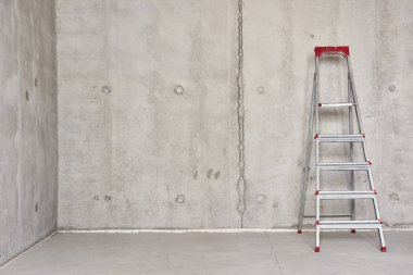 Merdiveni tamamlanmamış bir beton Oda - resim