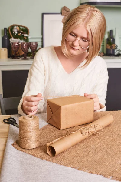 Girl Shirt Hair Stylish Glasses Packaging Box Eco Paper Kitchen — Stock Photo, Image