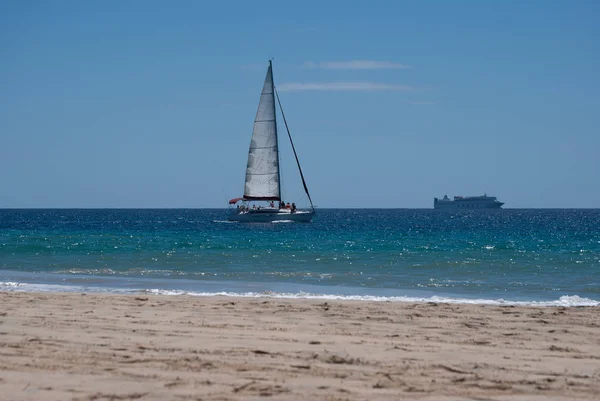Segelboot Und Fähre Morro Jable Fuerteventura Kanarische Inseln — Stockfoto