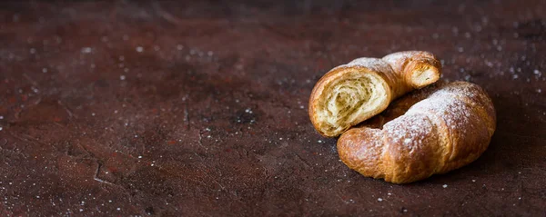 Croissant fresco francês — Fotografia de Stock