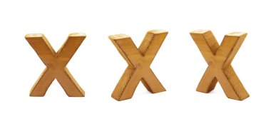 Tek Boyutlanmış ahşap harf izole