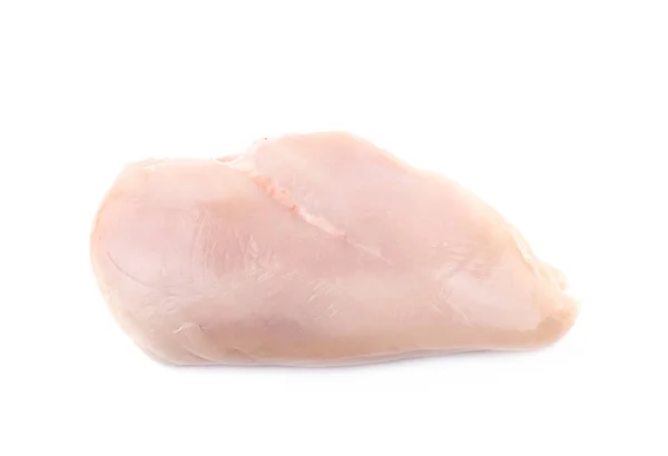 Plakje rauwe kippenvlees geïsoleerd — Stockfoto
