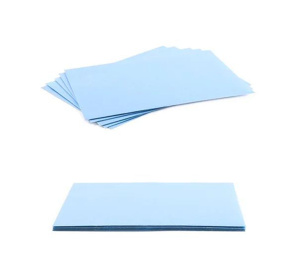 Montón de sobres de papel aislados —  Fotos de Stock