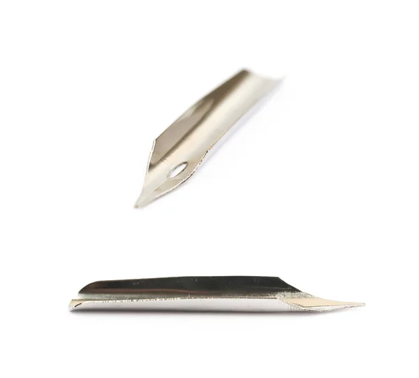 Caneta de tinta metal nib isolado — Fotografia de Stock