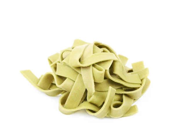 Montón de pasta de fettucce verde aislado —  Fotos de Stock