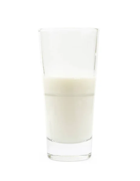 Wysokiej szklanki mleka na białym tle — Zdjęcie stockowe