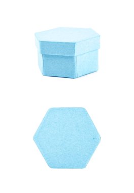 İzole kağıt hediye kutusu