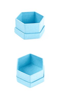 İzole kağıt hediye kutusu