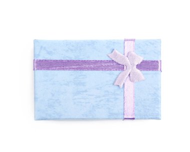 Hediye kutusu izole bir yay ile