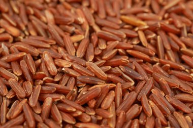 Kırmızı pilav ile kaplı yüzey