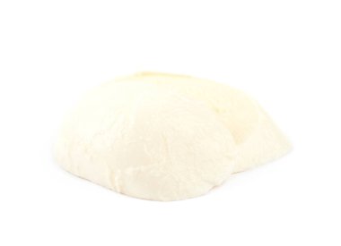 İzole dilimlenmiş mozzarella peyniri