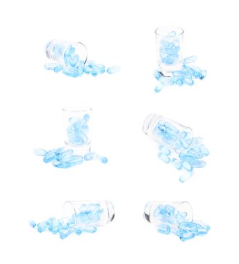 İçki kadehi izole softgel hapları tam