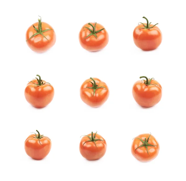 Dojrzały pomidor czerwony na białym tle — Zdjęcie stockowe