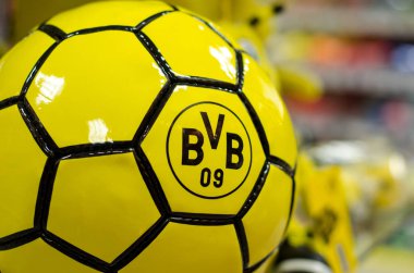 Soest, Almanya - 27 Aralık 2017: Logo Fc Borussia Dortmund (Bvb topla)