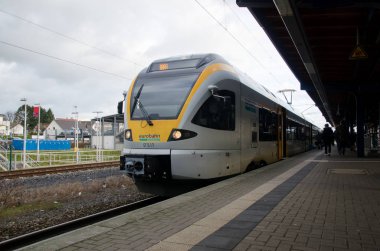 Soest, Almanya - 26 Aralık 2017: Eurobahn tren (bölgesel tren) tren istasyonunda.