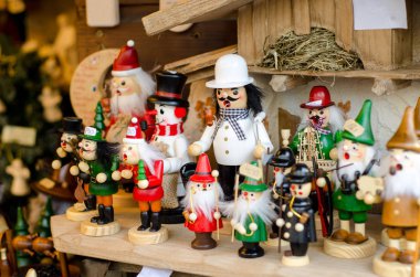 Noel oyuncak pazarında.