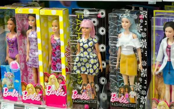 Soest Alemanha Janeiro 2018 Barbie Brinquedos Para Venda Estande Supermercado — Fotografia de Stock