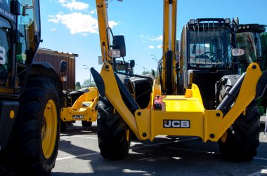 Kiev, Ukrayna - 6 Haziran 2018: Jcb ağır makine Agro 2018 sergisinde.