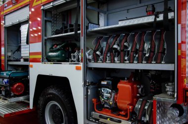 Kiev, Ukrayna - 10 Ekim 2018: Yangın kamyon ekipman. Uluslararası Sergi silah ve güvenlik 2018