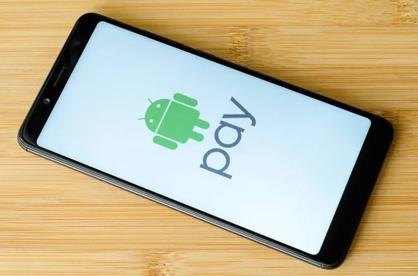 Κίεβο Ουκρανία Ιουλίου 2018 Πληρώστε Android Λογότυπο Στην Οθόνη Xiaomi — Φωτογραφία Αρχείου