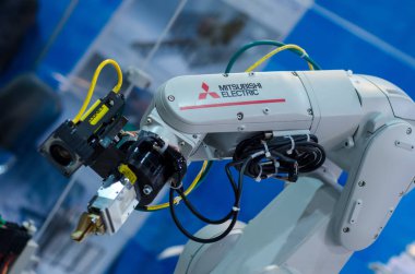 Kiev, Ukrayna - 22 Kasım 2018: Mitsubishi Electric robot kol.